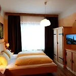 ゲストハウス Bergfrieden Leutasch/seefeld