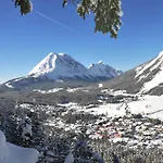 ゲストハウス Bergfrieden Leutasch/seefeld ロイタシュ